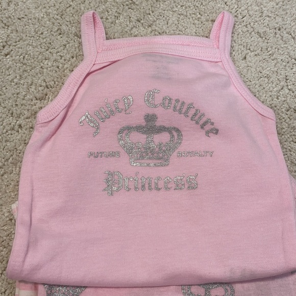 3 pack Juicy Couture onesies - Picture 14 of 15